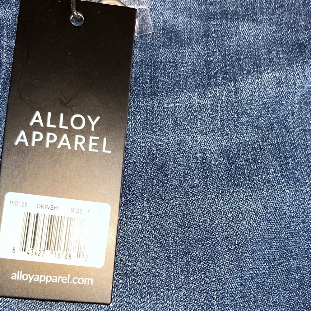 ALLOY APPAREL Women's Blue Jeans 8 x 37 rise 14 inches